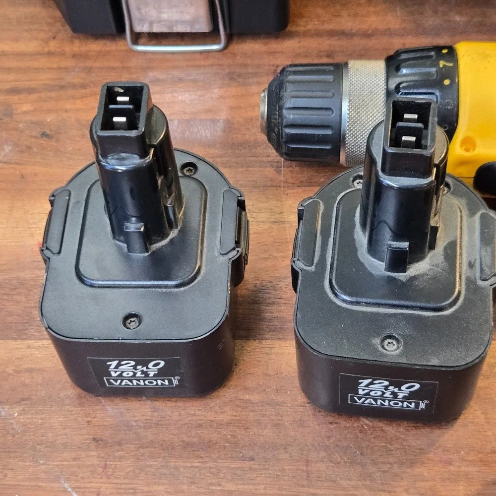 Dewalt DW927 12V Yellow Black Cordless Drill Driver Tool W Charger Battery read